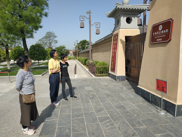 宝鸡周原博物院
五一天气不错，选择到位于扶风北边的宝鸡周原博物院看看。不同于城市里的博物馆，这里相当清净。
