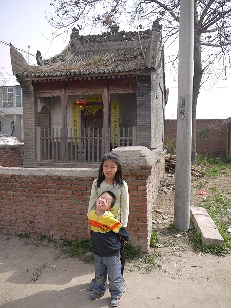 川云关
离开恩义寺，继续向东进了胡家底村，村子东边是历史上很有名的川云关。照片中的建筑是明清时期的。
