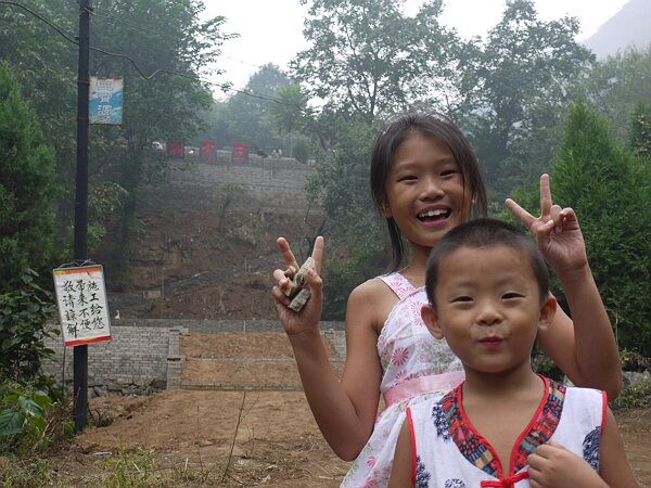 三霄洞
三霄洞正在大兴土木，上次遇见蛇的地方已经变成这个样子了。
