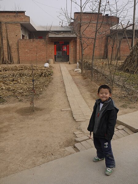 茂陵村
顺着路走到了茂陵村，这是典型的关中民居。
