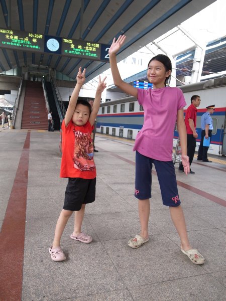 北京西站
T56到北京西了，原本这里就是这趟车的终点站，最近才延伸到天津。
